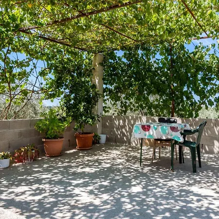 Secluded Apartment In Pore With Garden Porec Exterior photo