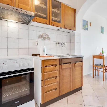 Secluded Apartment In Pore With Garden Porec Exterior photo