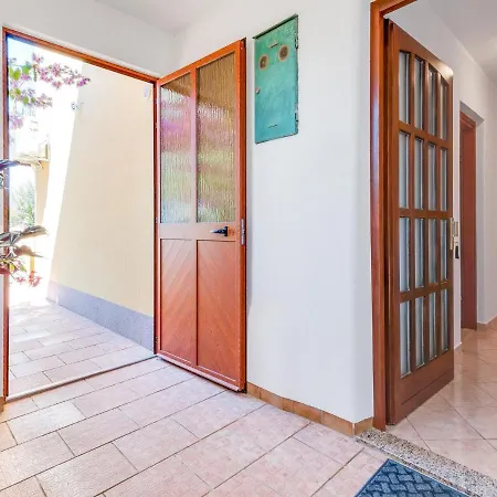 Secluded Apartment In Pore With Garden Porec Exterior photo