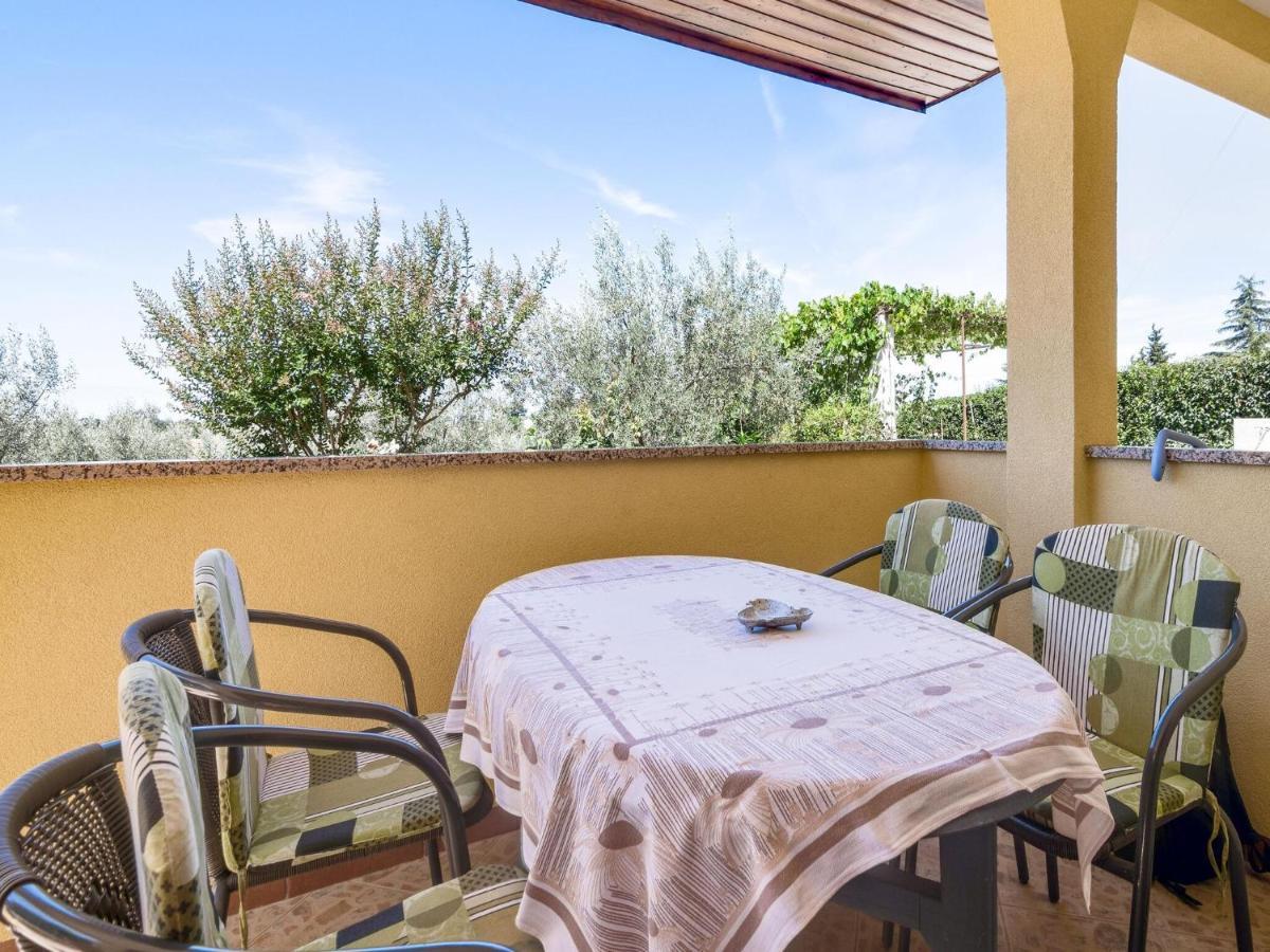 Secluded In Pore With Garden Porec
