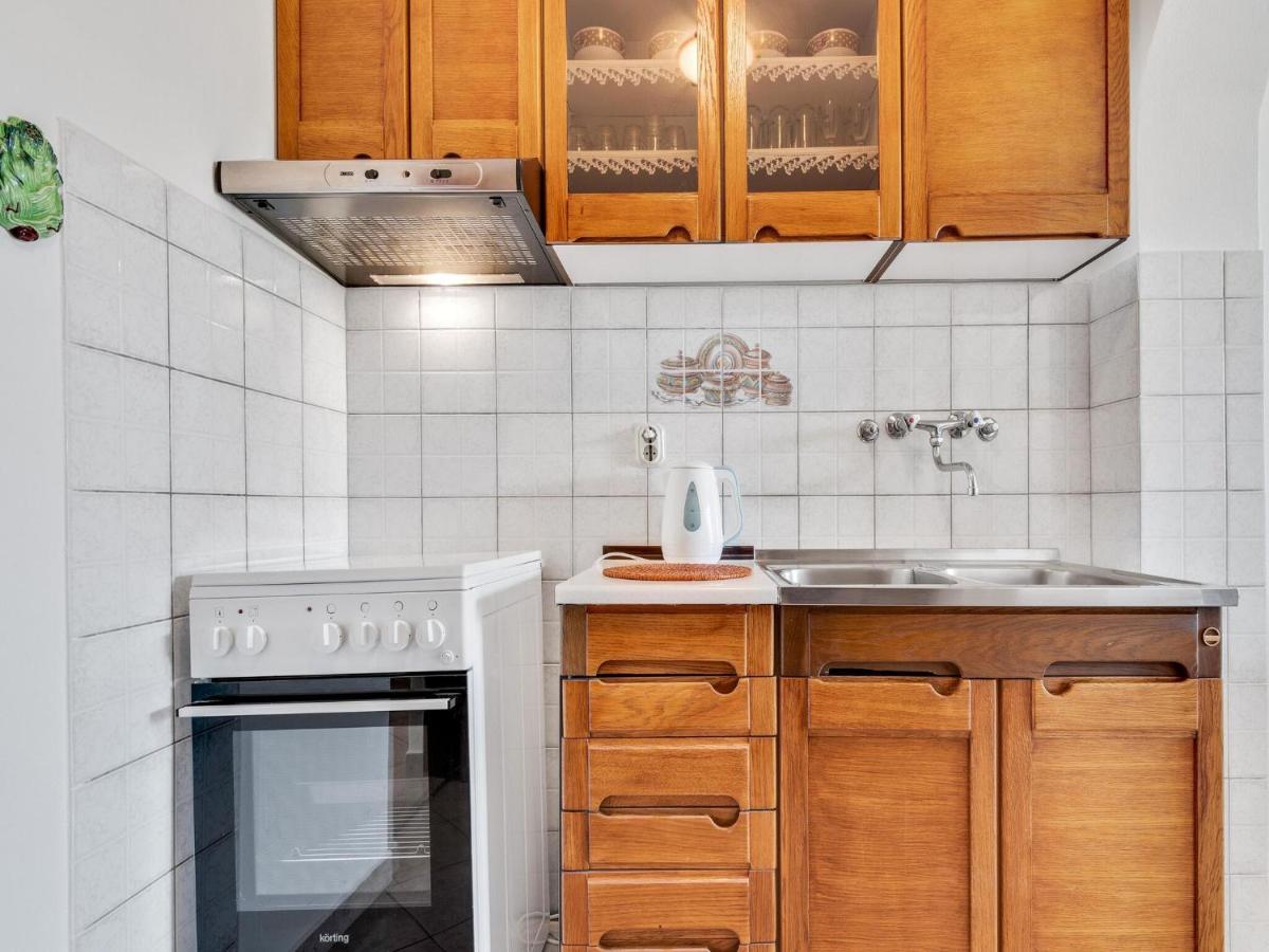 Apartment Secluded In Pore With Garden