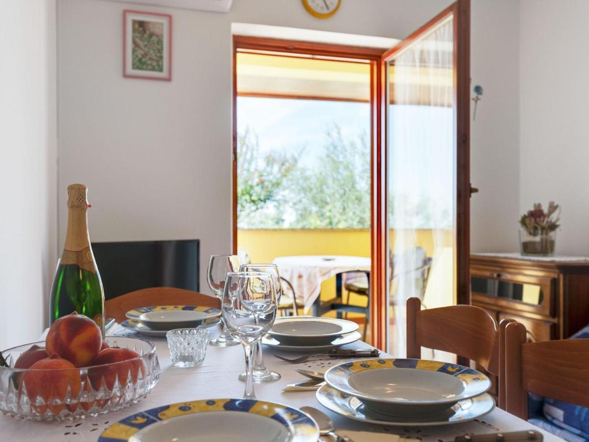 Secluded In Pore With Garden Apartment Porec