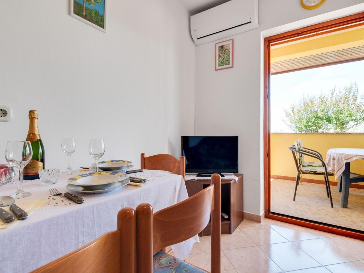 Apartment Secluded In Pore With Garden
